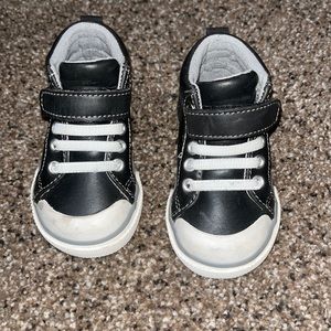 Kids sneakers